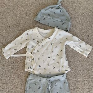 Pehr 0-3 months girl boy pants, kimono top and hat